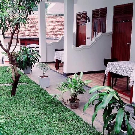 Ramesh Guesthouse Mirissa Exterior foto